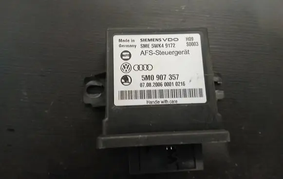 Volkswagen PASSAT B6 Light module LCM 5WK49172 5M0907357