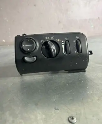 Volkswagen Golf IV Light switch 9575541k
