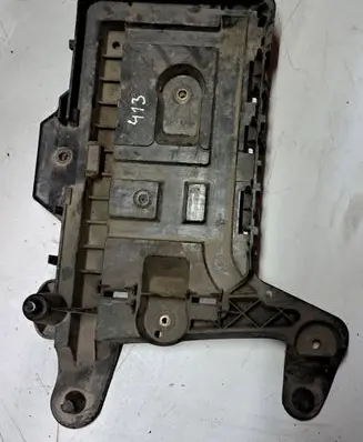 Volkswagen Golf VI Battery tray 1K0915333