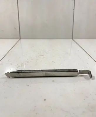 Volvo V50 Headlight/headlamp mounting bracket