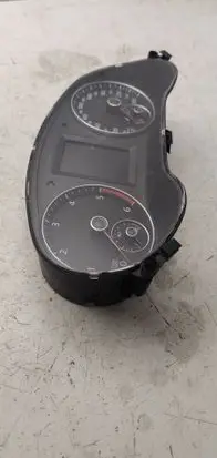 Volkswagen Jetta VI Speedometer (instrument cluster) 5C6920870A ZXS00006001