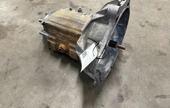 Mercedes-Benz COMPAKT W115 Manual 4 speed gearbox R1152511601 1152610819