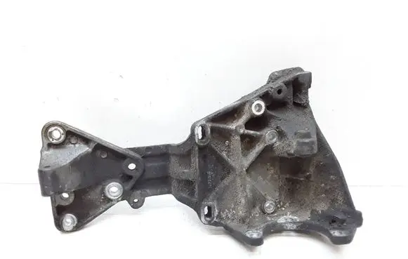 Volvo V70 Engine mounting bracket 30731516
