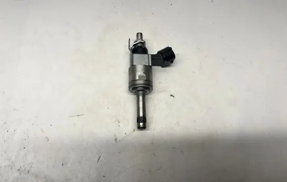 Ford Mustang VI Fuel injector JR3E9G929BC