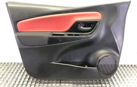 Toyota Yaris Front door card panel trim