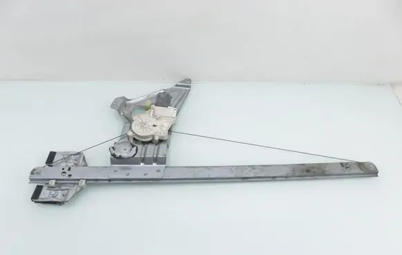 Mercedes-Benz Sprinter W906 Front door window regulator with motor 9067200046