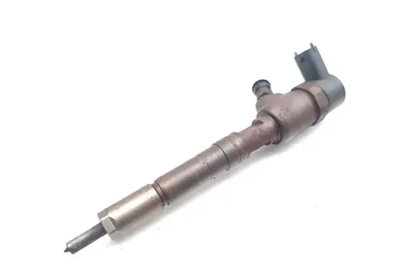 Opel Corsa D Fuel injector 0445110326