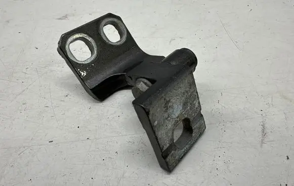 Maserati Ghibli Rear door lower hinge