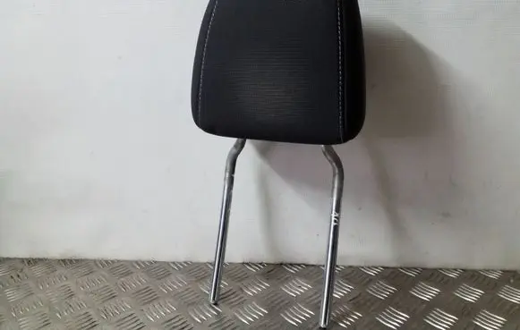 Ford Focus Front seat headrest 