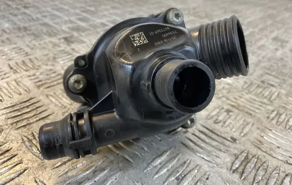 BMW 5 E60 E61 Thermostat/thermostat housing 7536655 2511160153 8673369