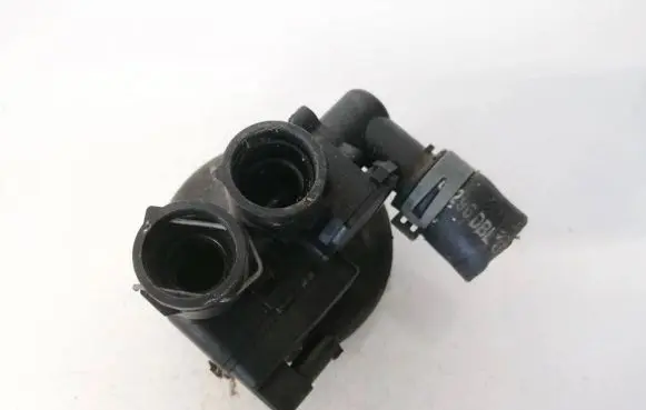 Mercedes-Benz E W211 Coolant heater control valve A2118320584