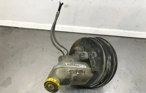 Chrysler Town & Country V Brake booster P04877805AD 32051367