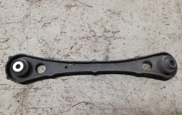 Rear control arm
