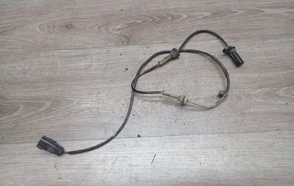 Volvo XC70 ABS brake wheel speed sensor 9496961