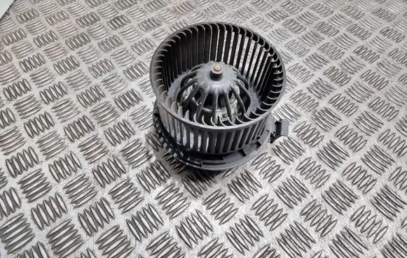 Nissan Note (E11) Heater fan/blower F667217D 011182257C014 07010111822