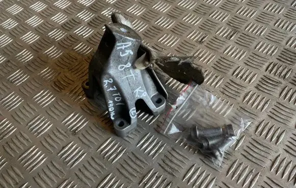 Engine mounting bracket