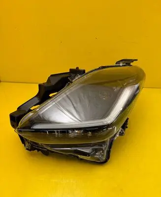 Suzuki Swift IV Headlight/headlamp W7091