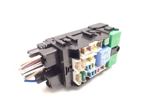 Peugeot 508 Fuse module 9665492680