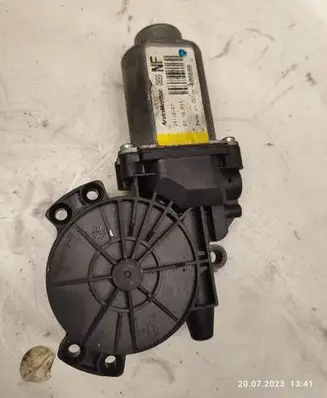 Hyundai Sonata Rear door window regulator motor 400899