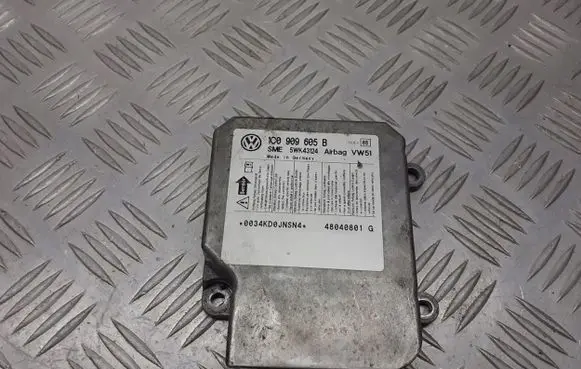 Volkswagen PASSAT B5.5 Airbag control unit/module 1C0909605