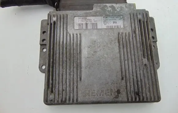 Renault Megane I Engine control unit/module 7700870572