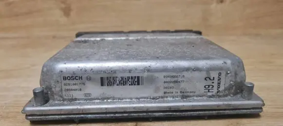 Volvo S80 Engine control unit/module 0281001776