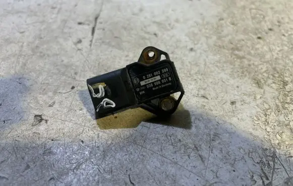 Volkswagen PASSAT B6 Air pressure sensor 038906051B 0281002399