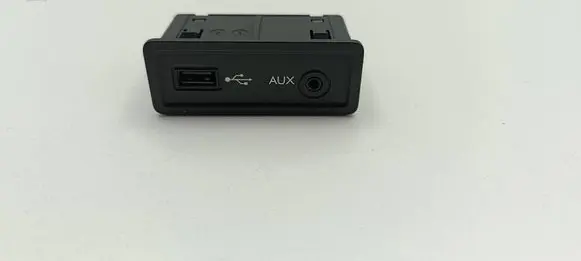 Renault Kadjar USB socket connector 280237550R A2C35117000 RENMCHM2S01