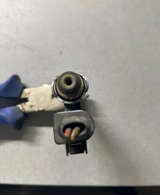 Volkswagen Golf V Fuel injector 03C906036A