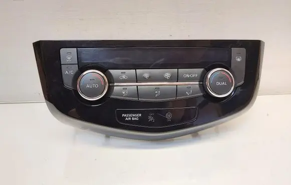 Nissan X-Trail T32 Climate control unit 275004EA0A