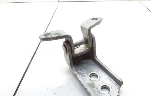 Suzuki Liana Front door upper hinge