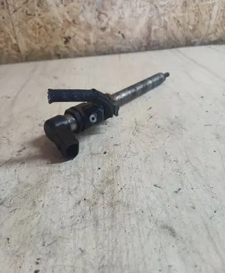 Volvo V50 Fuel injector 9658194180