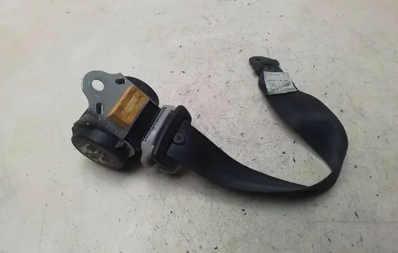 Toyota Verso Third row seat belt 610297900c