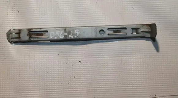 Volvo XC90 Headlight/headlamp mounting bracket 8637182