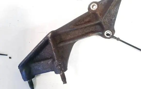Ford Mondeo MK II Engine mounting bracket 96ag3k305ba
