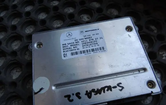 Mercedes-Benz S W220 Bluetooth control unit module A2118702726 DM70187350