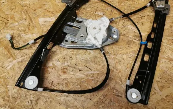 Mercedes-Benz C W203 Front door window regulator with motor A2118201842 990596101