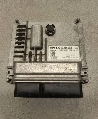 Volkswagen Golf VII Engine control unit/module 04L907445E 28499989