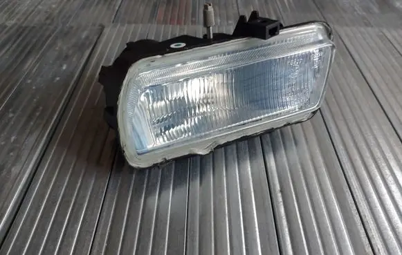 Peugeot 605 Front fog light 711336911110 6204G7