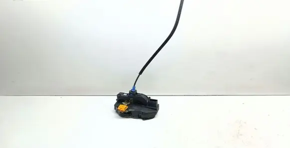 Opel Mokka Front door lock