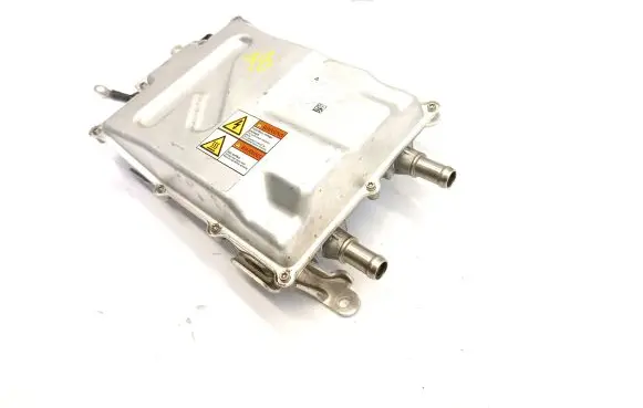 Voltage converter inverter