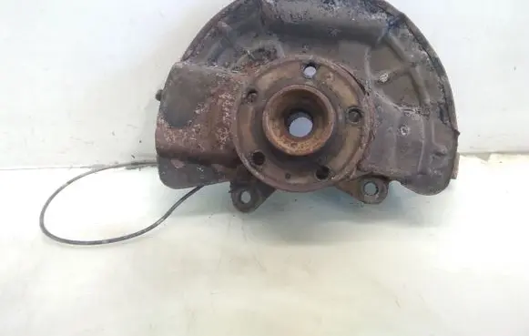 Volvo XC90 Front wheel hub spindle knuckle