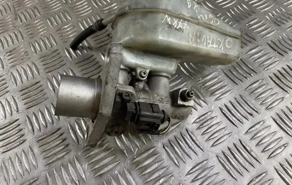 Skoda Octavia Mk2 (1Z) Master brake cylinder 1k2611301c