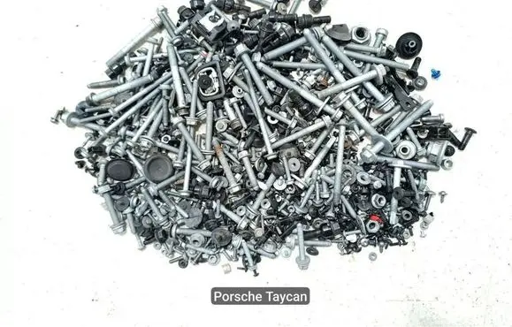 Porsche Taycan 9J1 Nuts/bolts 