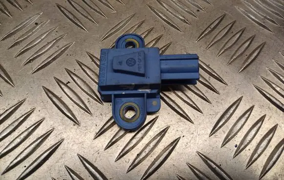 Volkswagen Golf V Airbag deployment crash/impact sensor 1K0955557A