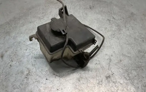 Hyundai Getz Windshield washer fluid reservoir/tank 986101C000