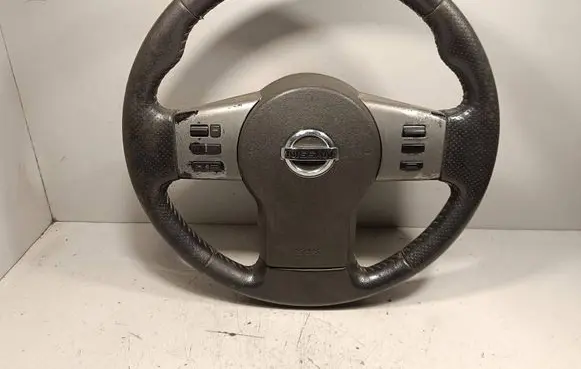 Nissan Navara D40 Steering wheel