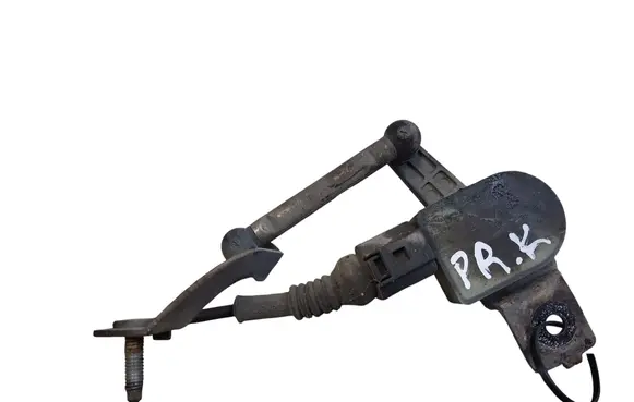 Headlight/headlamp level sensor