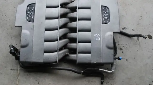 Audi A8 S8 D3 4E Intake manifold 07C133221AJ