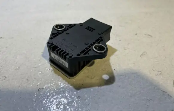 Audi A4 S4 B8 8K ESP acceleration yaw rate sensor 8K0907637B 0265005669 3011331